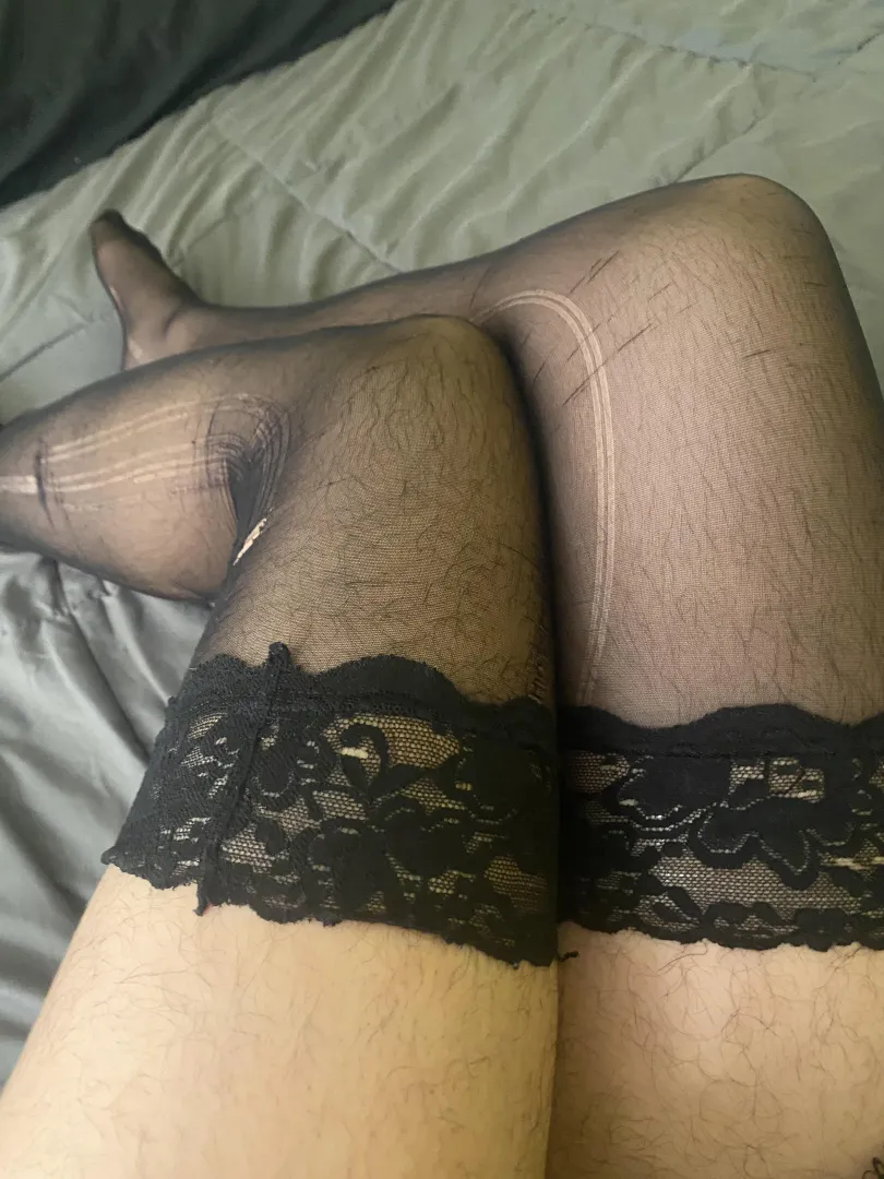 Hairy legs in nylon posted by XiomaraJauguar