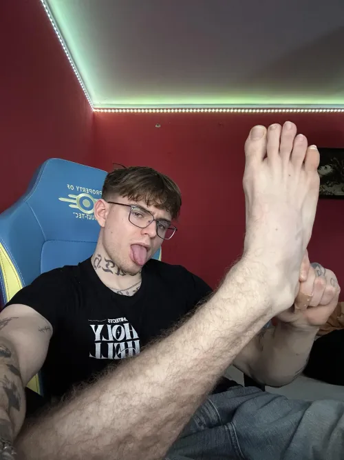 hairy wow by raezify