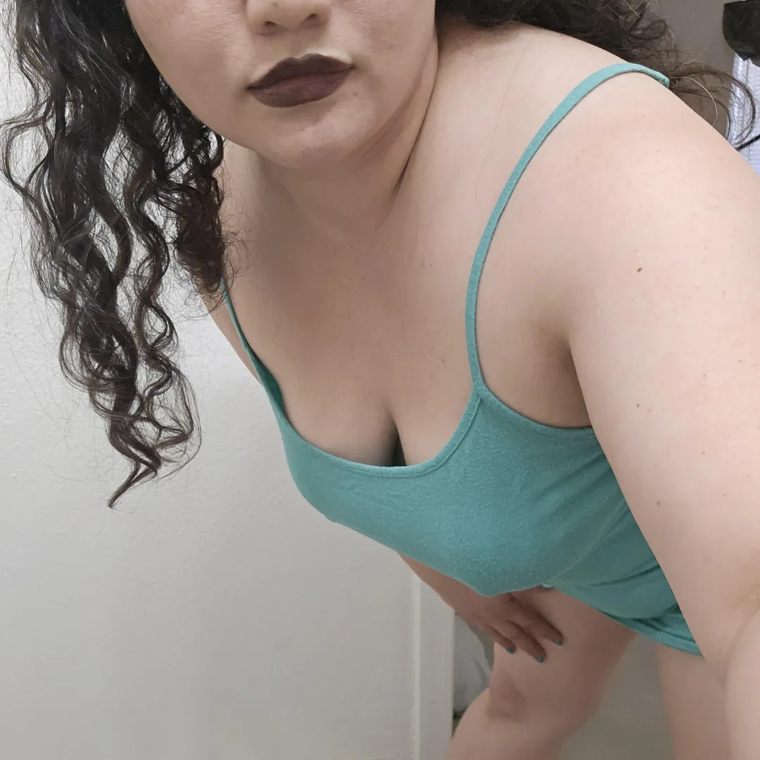 Half filipina goth, my milfdom is irresistible posted by FilipinaGoth