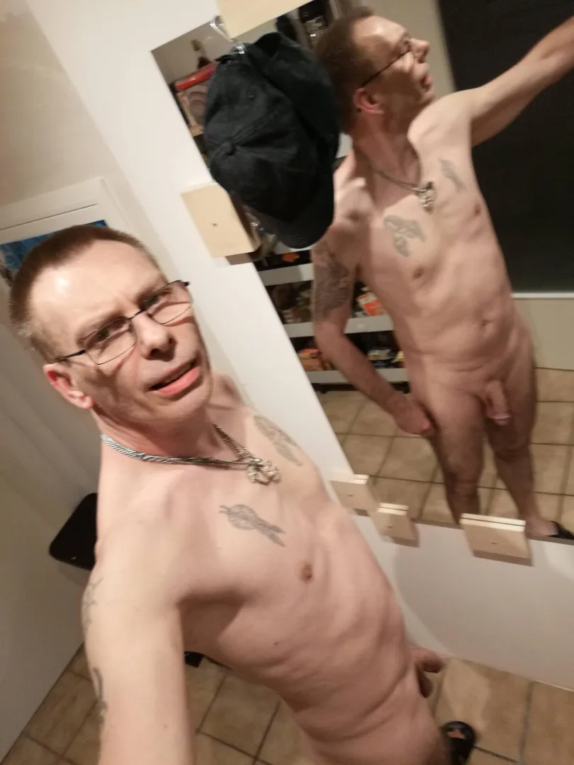 Hallo Guten Morgen. Heute habe ich Geburtstag   posted by Pirat-lex