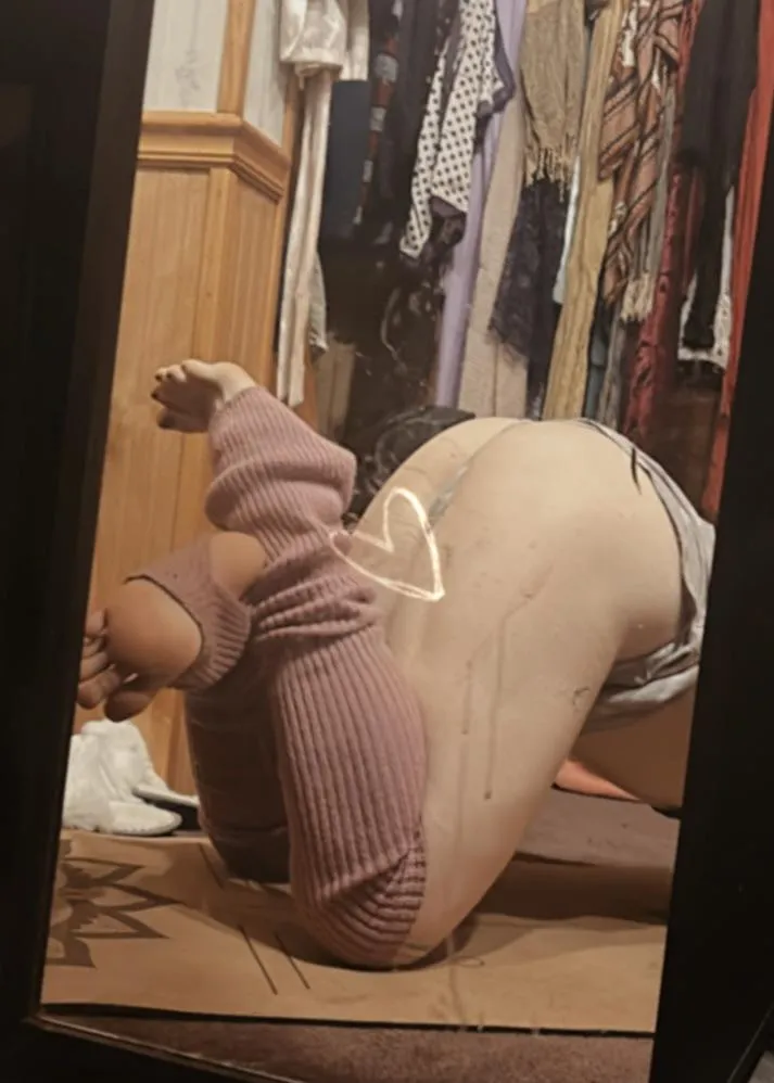 Happy feet  posted by svethefqinbees