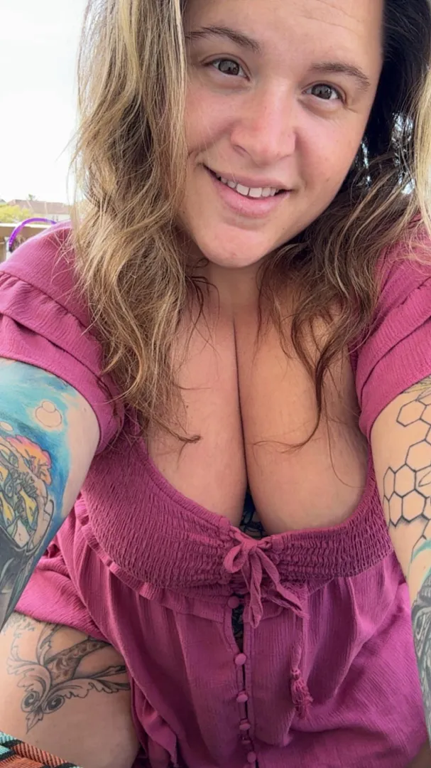 Happy Friday!! posted by handful_heather420
