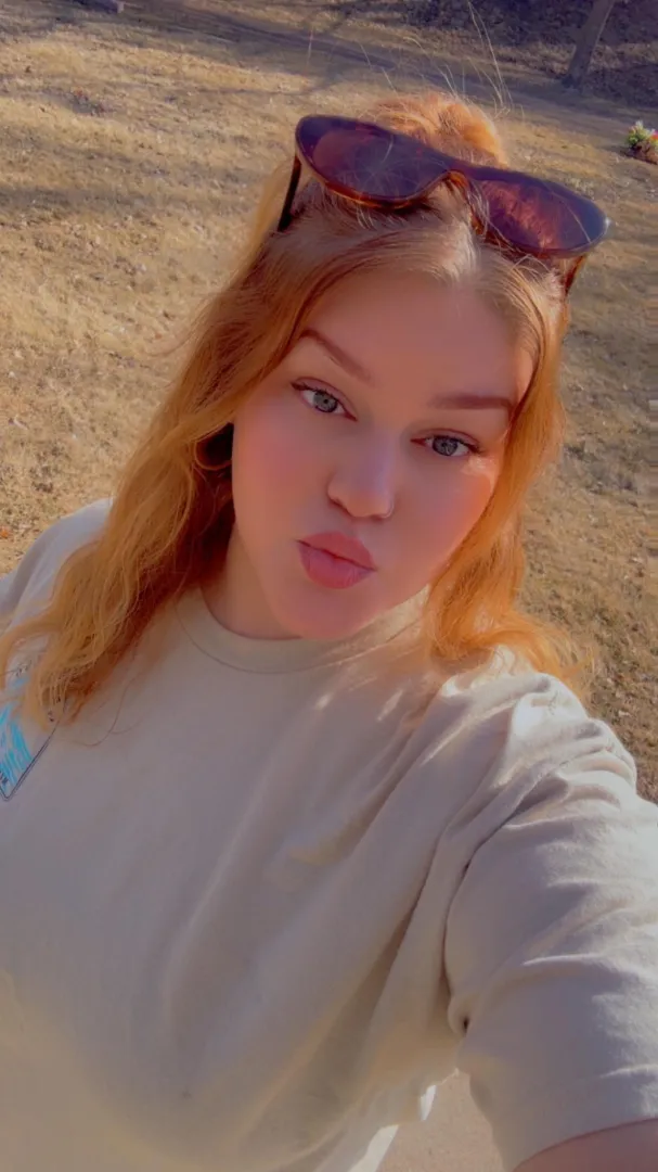 happy friday everyone!  posted by barbieisabbw