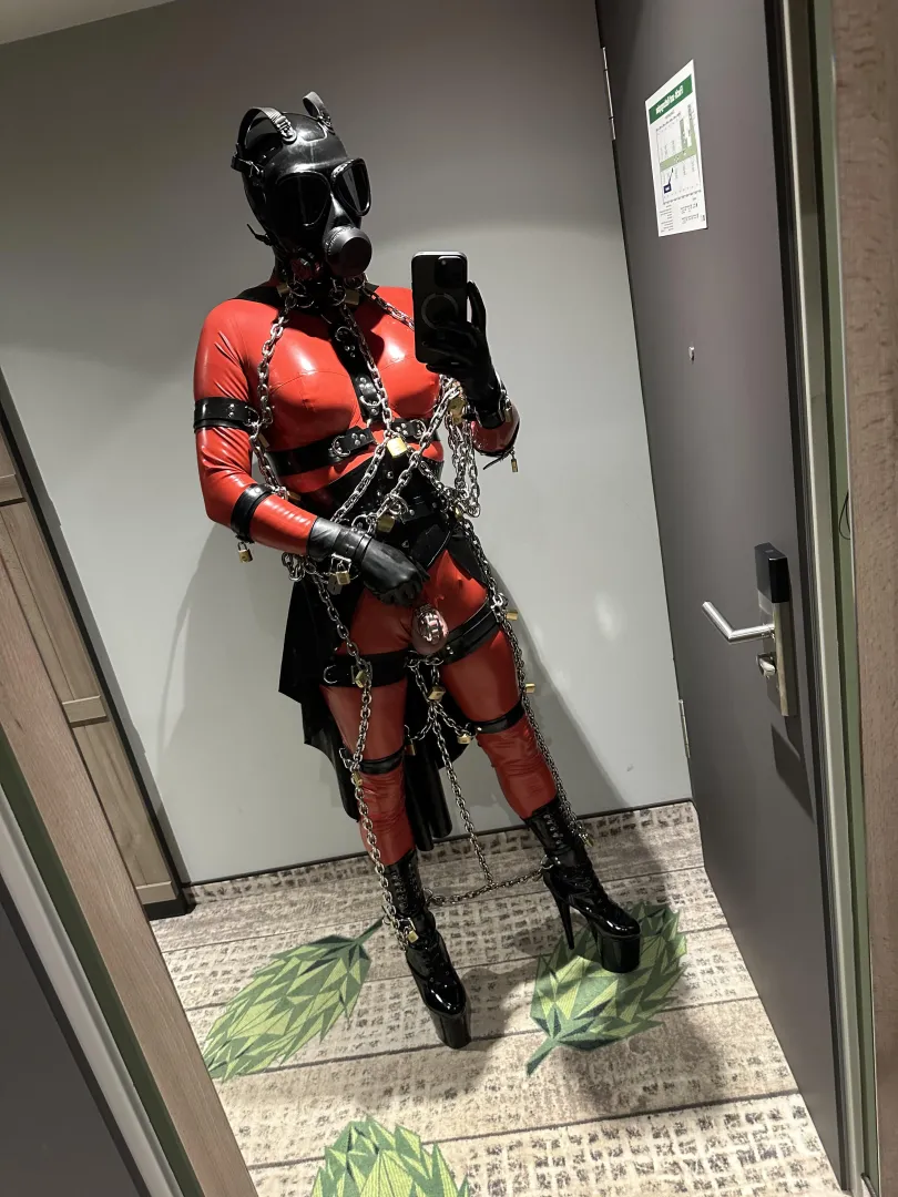 Happy Gasmask monday posted by CuteSissyAlina