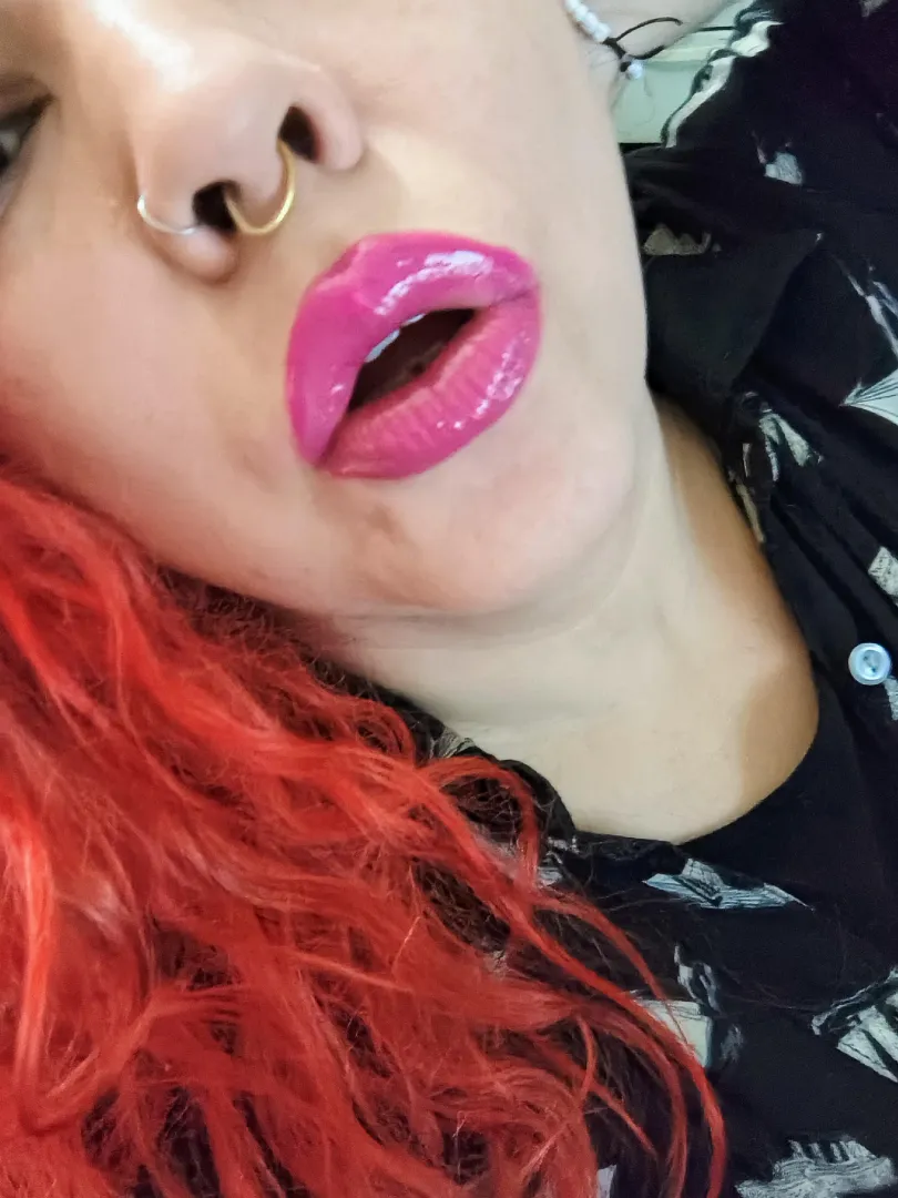 Happy Lipstick day! Let's kiss  posted by [deleted]