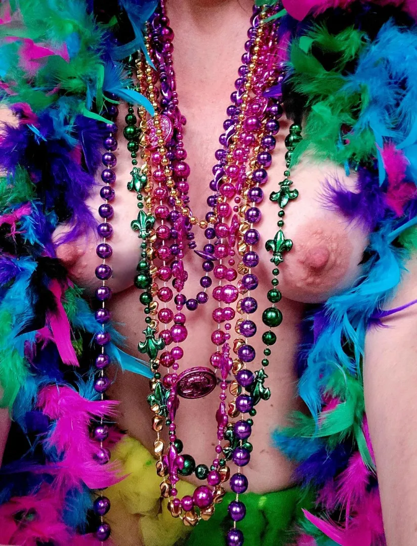 Happy Mardi Gras Y'all  posted by kandeesdude