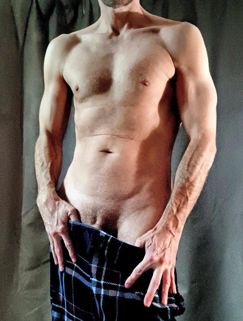 Happy Monday (53) posted by AdamJosephxxxx