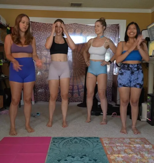 Happy Saturday!! FULL NUDE 30+ min GGGG yoga workout is up now for free on my OF & Fansly!!! ‍‍‍‍ by ItsMeEmmaRainey