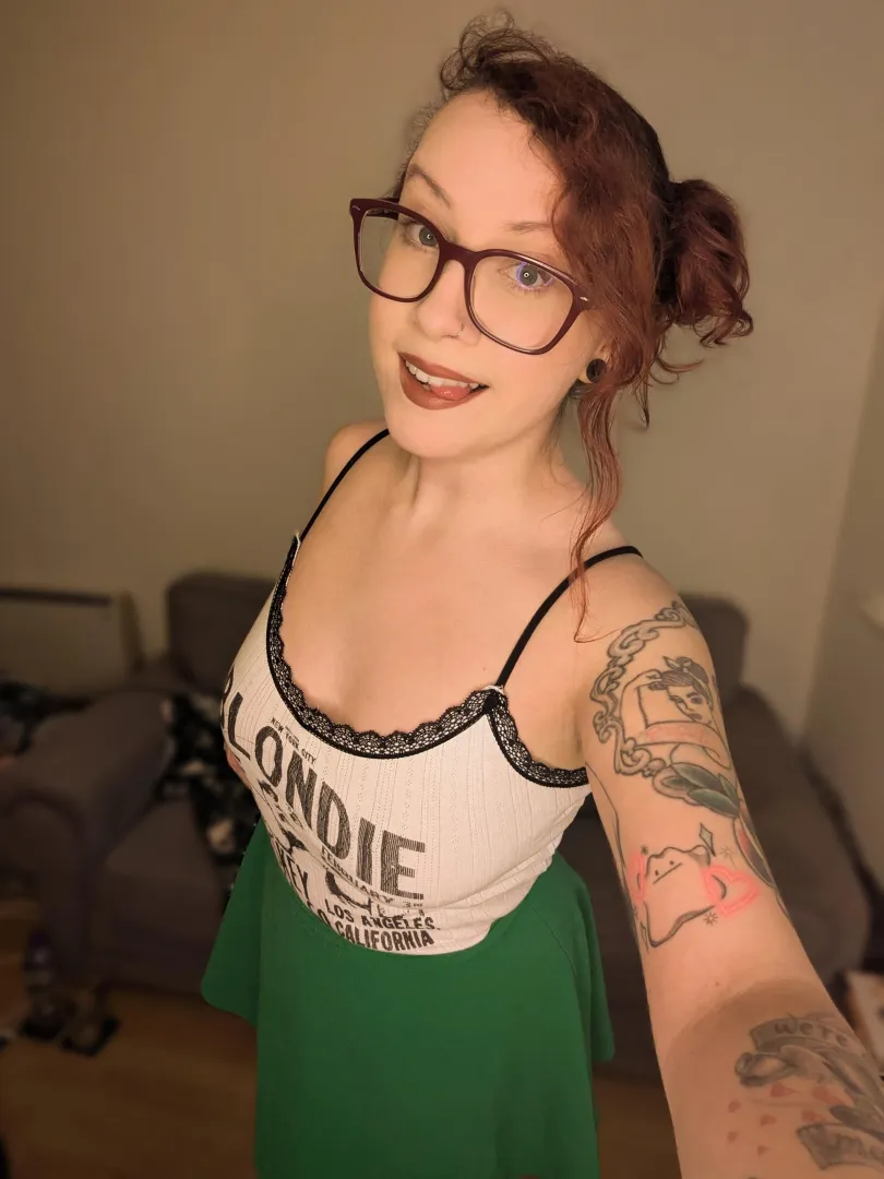 Happy Sunday everyone posted by ViolaStormxxx