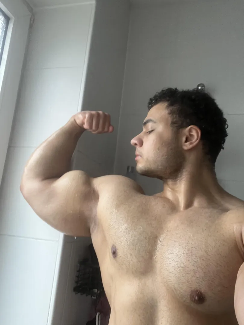 Happy Valentine’s Day everyone posted by buffogremode