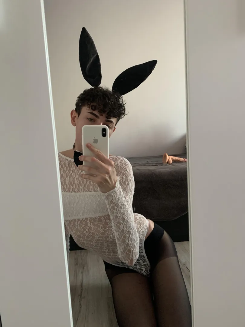 Happy Valentine’s ❤️ want to be mine baby? posted by pretty_little_tight