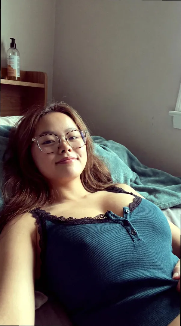 hard fck worthy or nah posted by Klutzy-Cost-3377