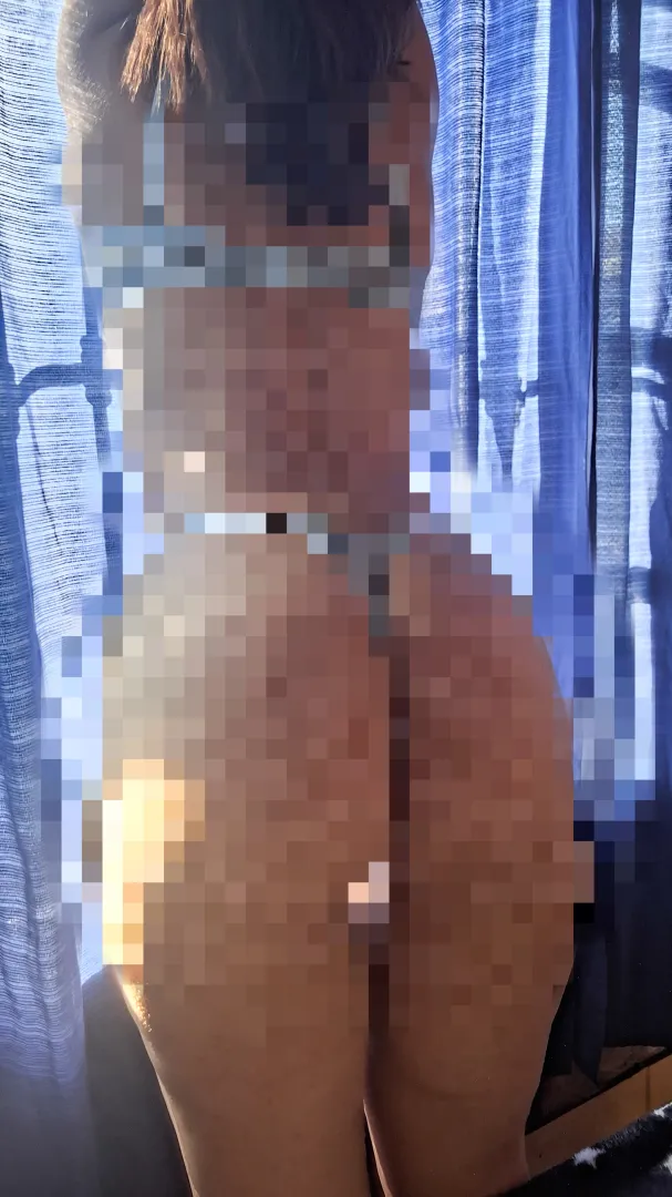 hard for a few pixels? again? god, you're boring me. such a loser. posted by vipmaryjane