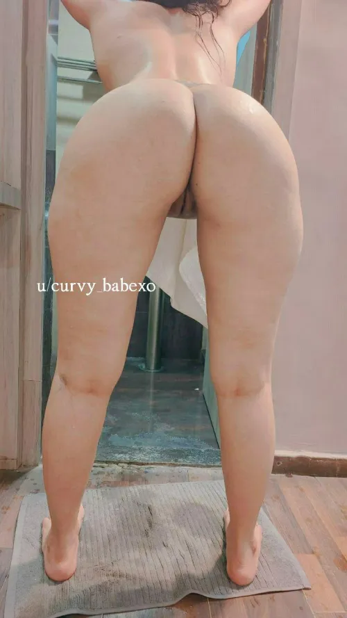 Hard spanks and rolling tounge deep inside by curvy_babexo