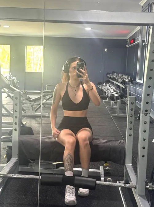 hard to ignore by Bunnyappleh