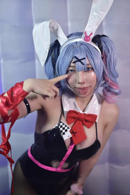 Hatsune Miku (Rabbit Hole) by Mumuta  by xoMumuta