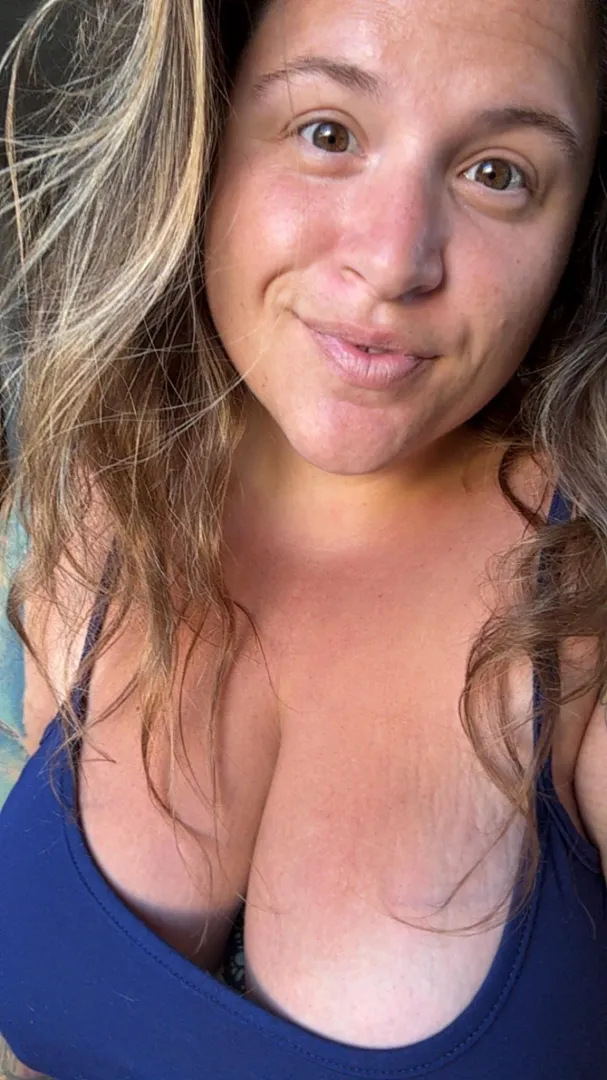 have a sexy Sunday with your favorite tattooed BBW stoner posted by handful_heather420