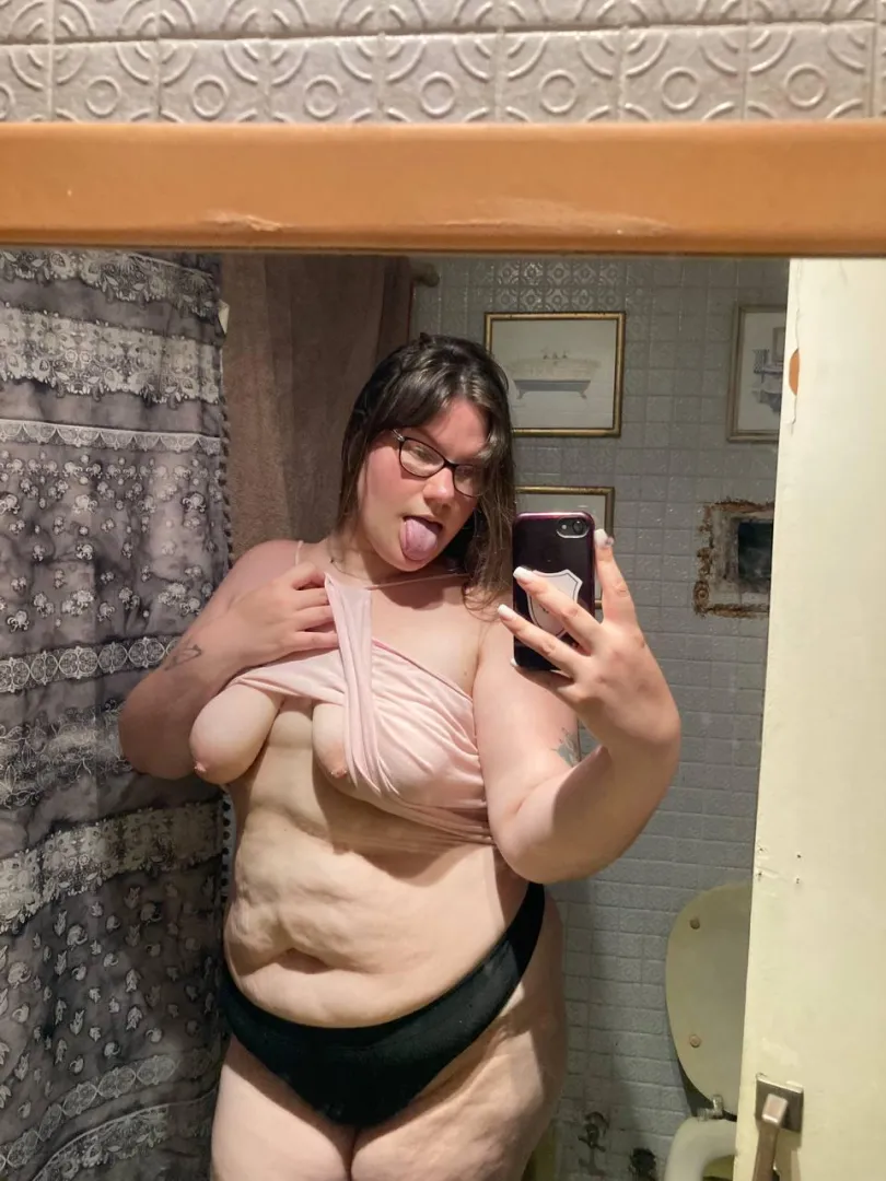 Have u ever dated a short chubby girl... posted by Historical_Dot5611