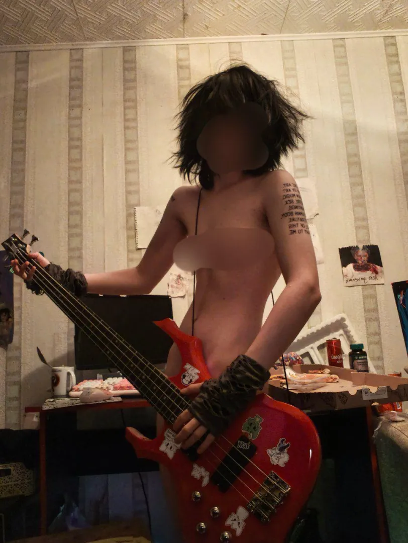 Have you ever wanted to have your own guitarist cat? posted by ZhenyaShnaider