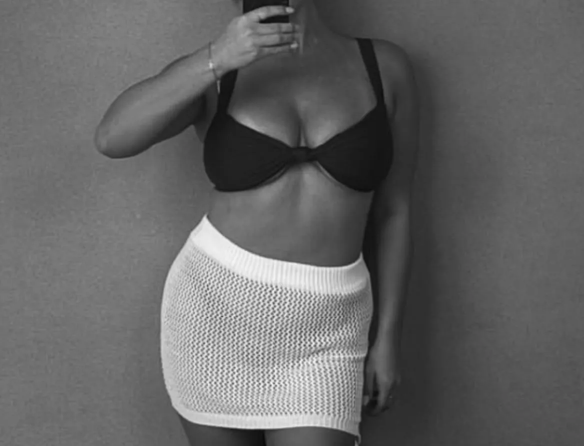 Haven’t posted in awhile but hangovers always make me feel a little extra spicy posted by PrettyLittleTrophy