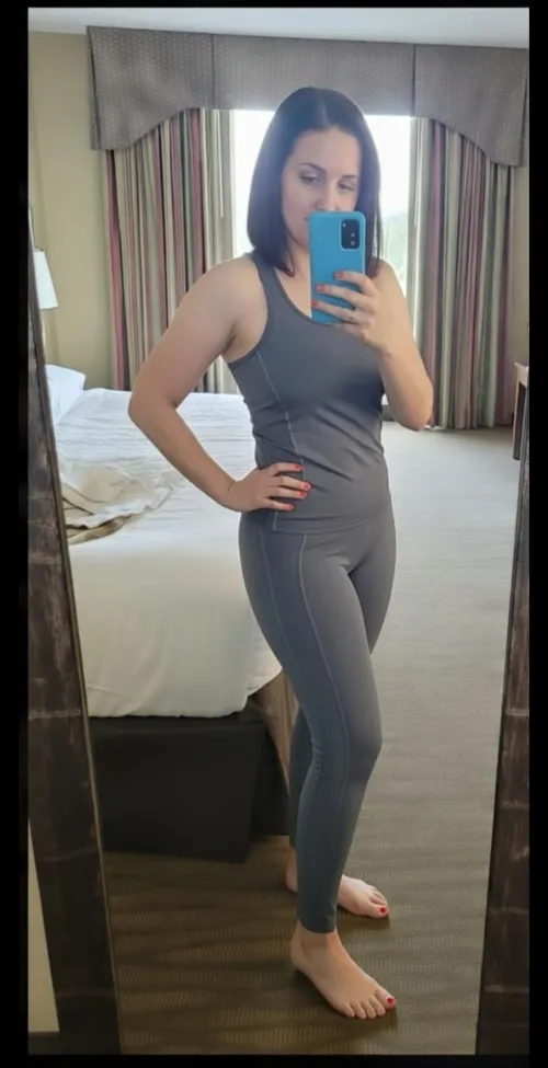 Heading to the hotel gym.need someone to help me with cardio by Slow_Many8432