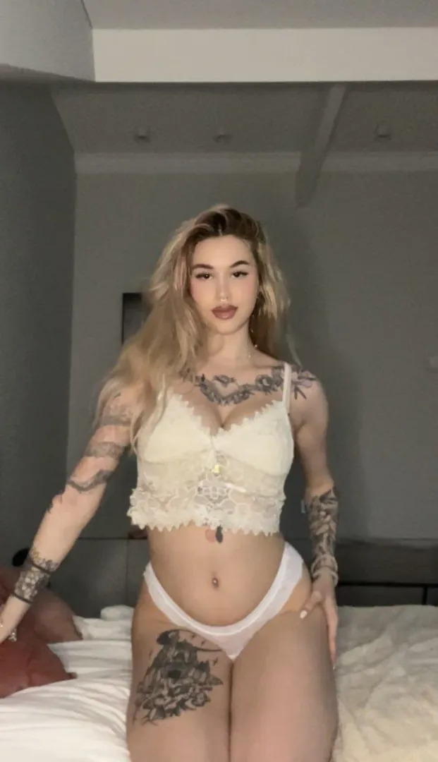 Heart if I made you stare  posted by _PrettyLatina_