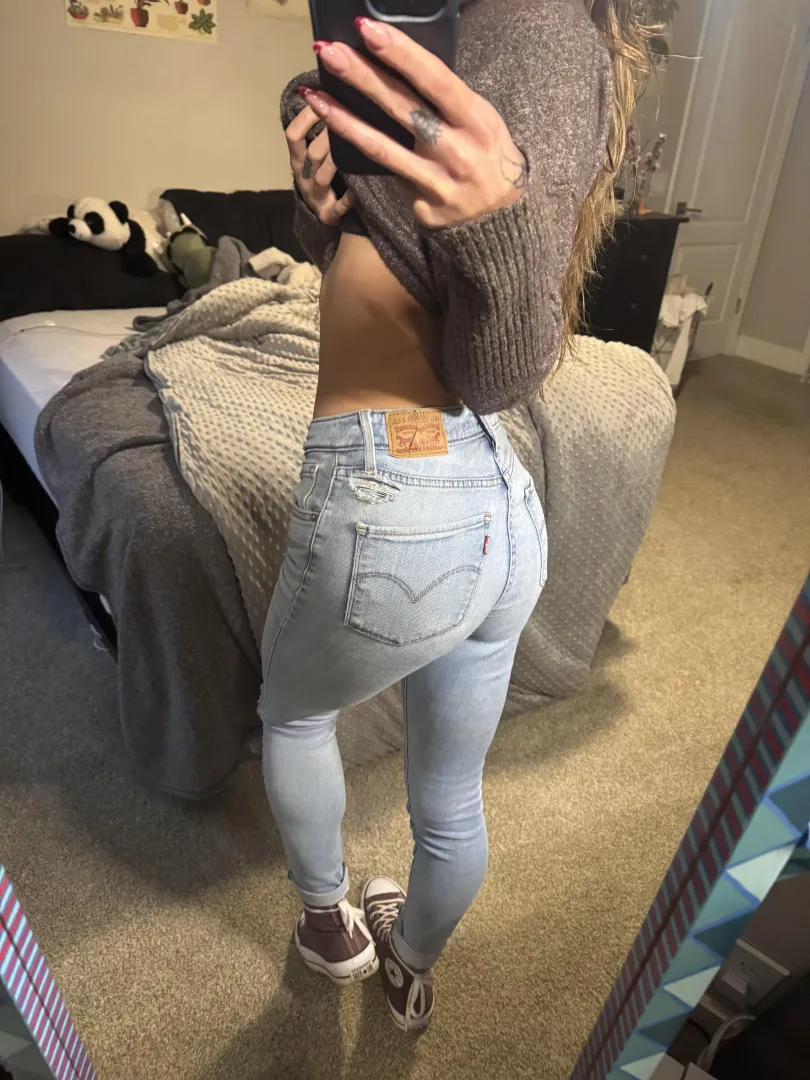 Hehe you can see my thong through the rip posted by willowwwm