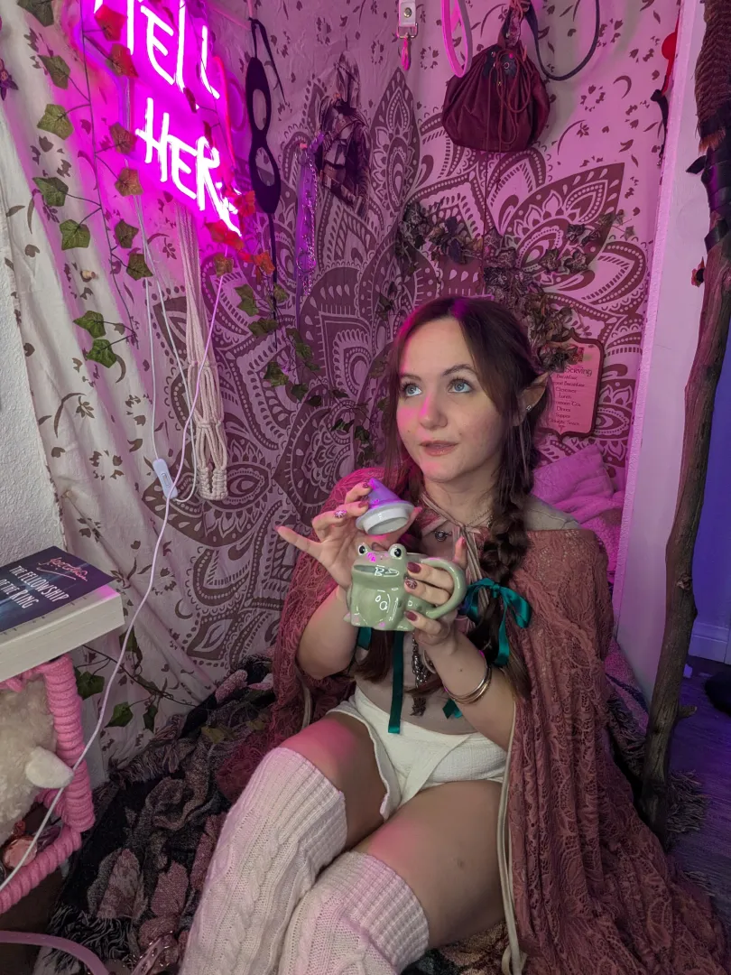 Helena Thistledown as an elf posted by HelenaThistledown