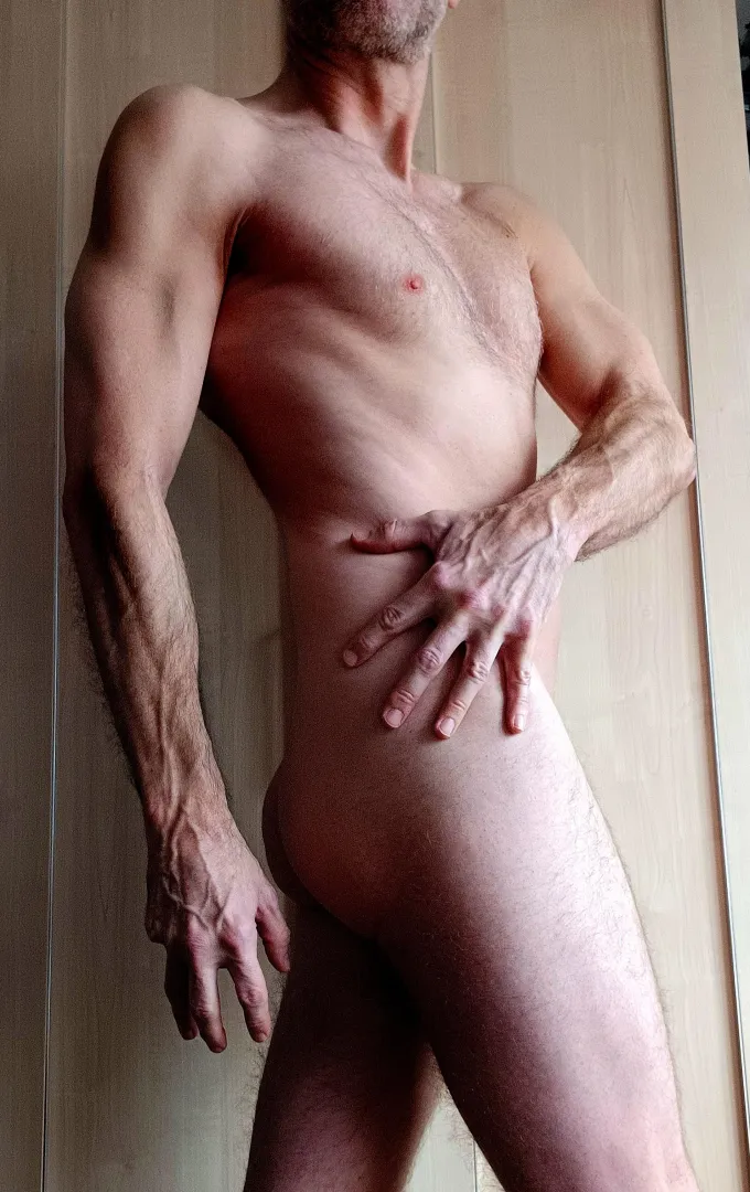 Hello all (53) posted by AdamJosephxxxx