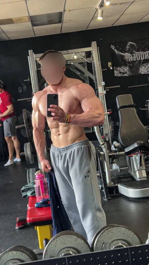 Hello fellow gym bros 24M soon 25 by Southern-Sea2907