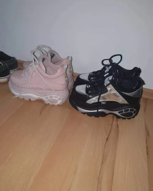 Hello i am new to this so please be respectful. I am 24, i do modeling sometimes and i have a bunch of worn sneakers, heels and boots. Would anyone be interested in them? I can provide more info in my dms, thanks by Zealousideal-Cat973