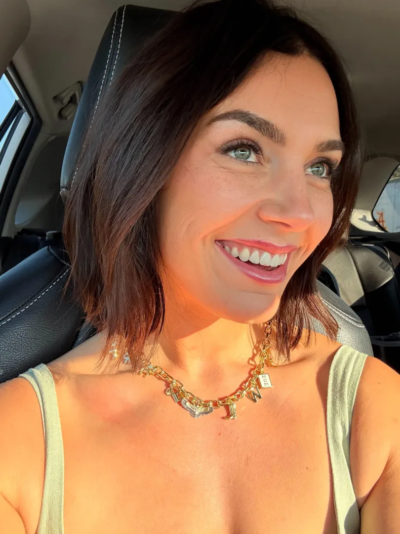 Hello  posted by apricotdawn