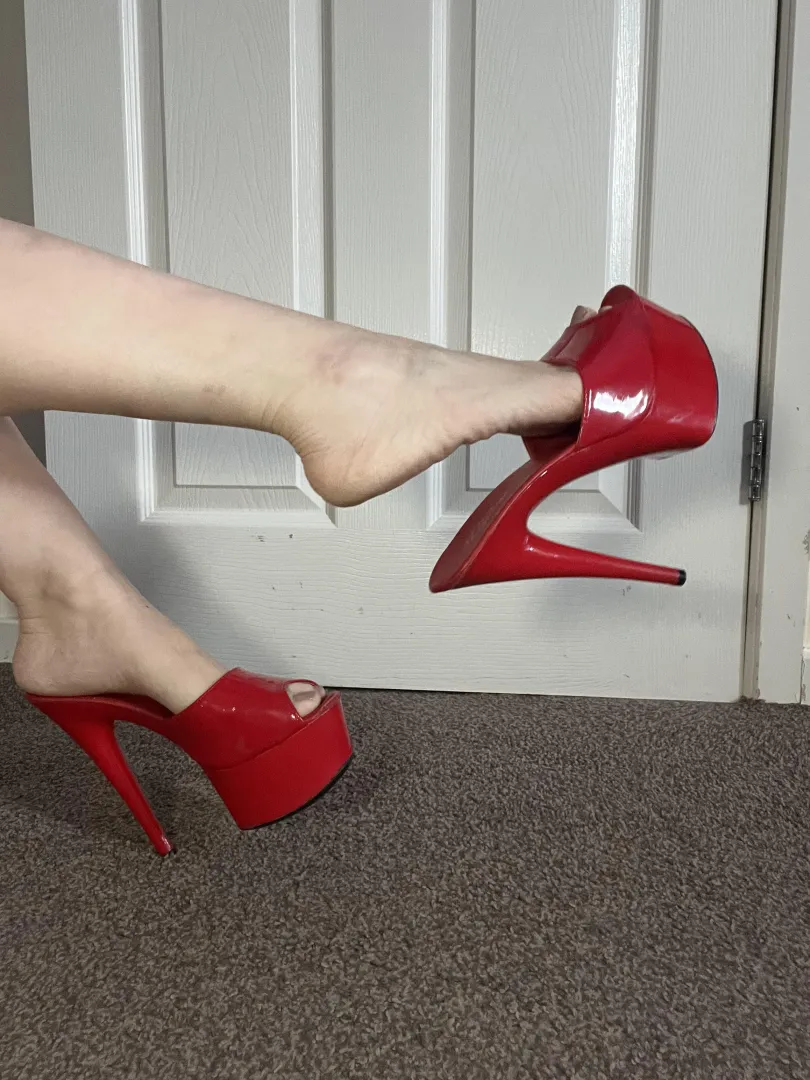 Hello, I’m Anna  I’m new here ✨ posted by runningnurseanna