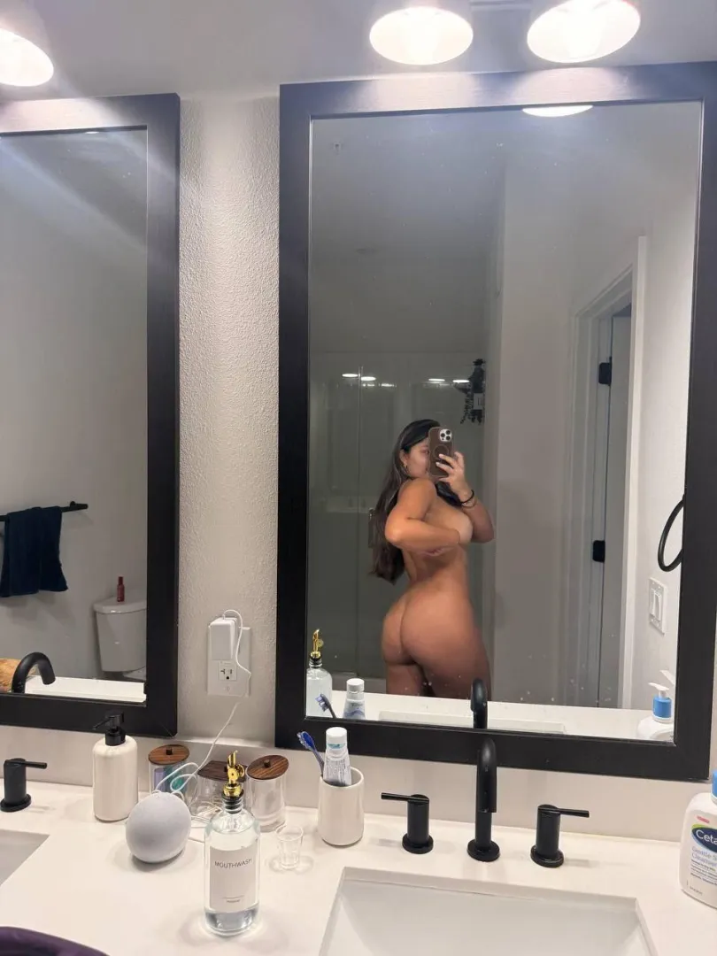 Hello I'm around for sessions today  Let me make you cum so good  [SEXT] [CAM] [GFE] posted by BeckySugarLips