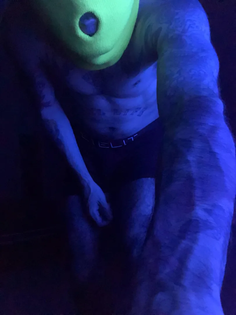 Hello posted by Th3w3st41