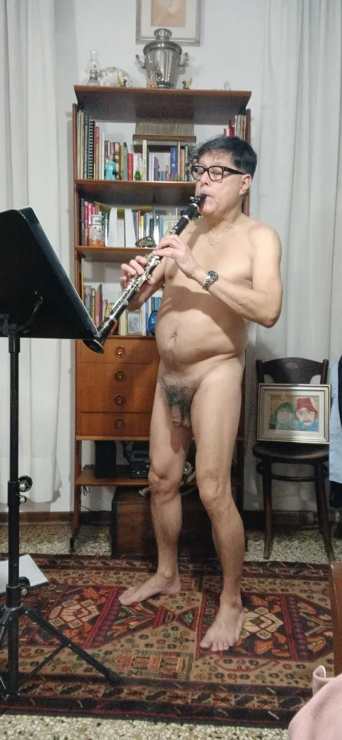 Hello. Me nude playing posted by clarinetto2000