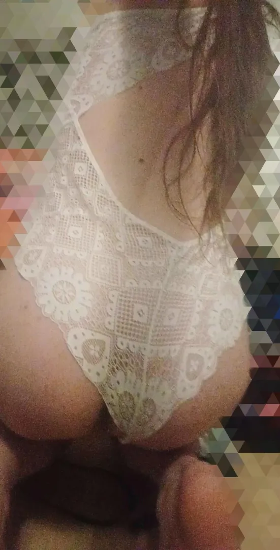 Hello m'ennuie un peu ce soir posted by idk_use_me