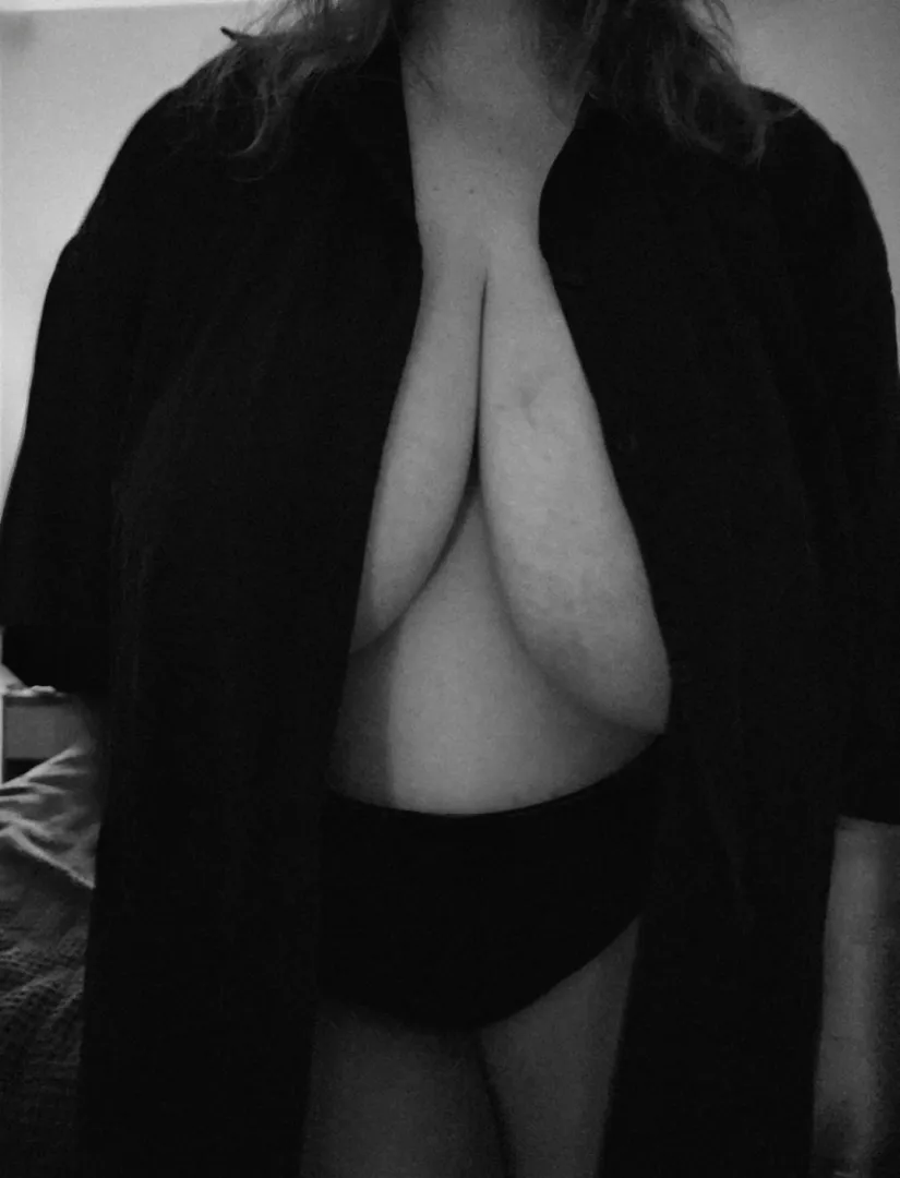 Help me take off some layers [F] posted by bellaboobabe