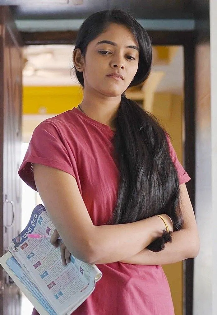 Her hair has the most insane thickness posted by No_Connection_9155