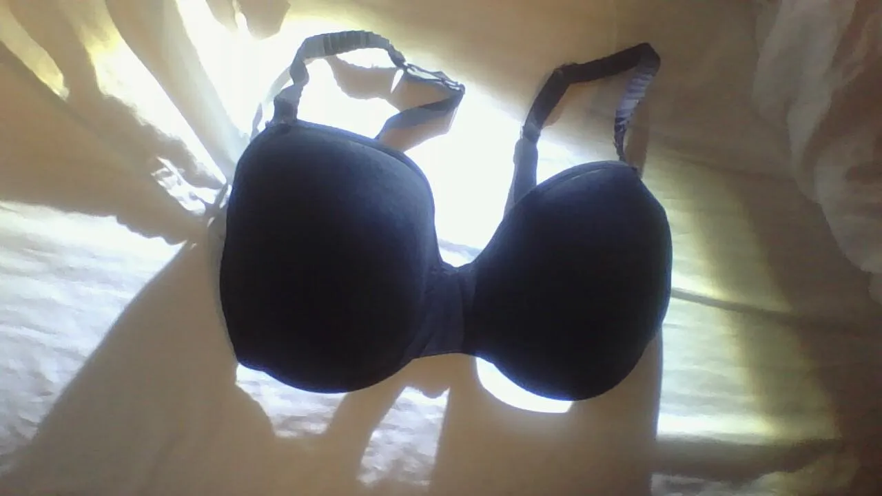 Her sexy 32 G posted by Individual-Tune2721