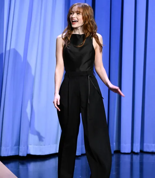 Her smile brightens up my day by myllavyrqa