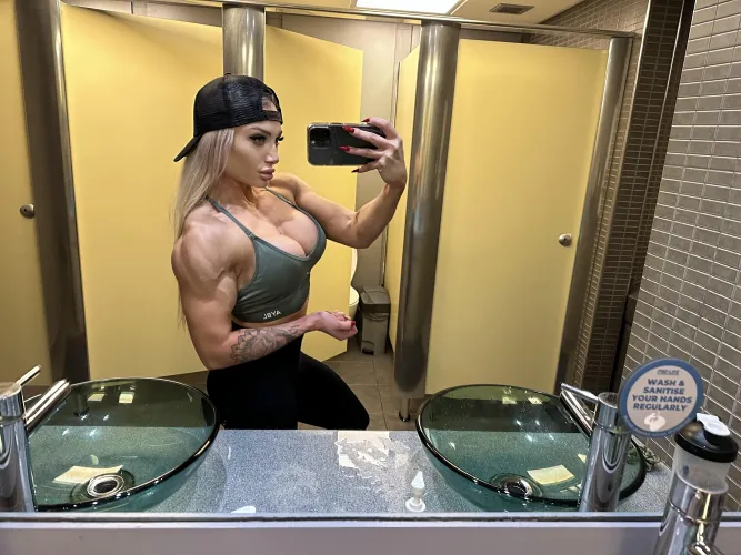 Here’s my fit body (OC) by daisychainnss