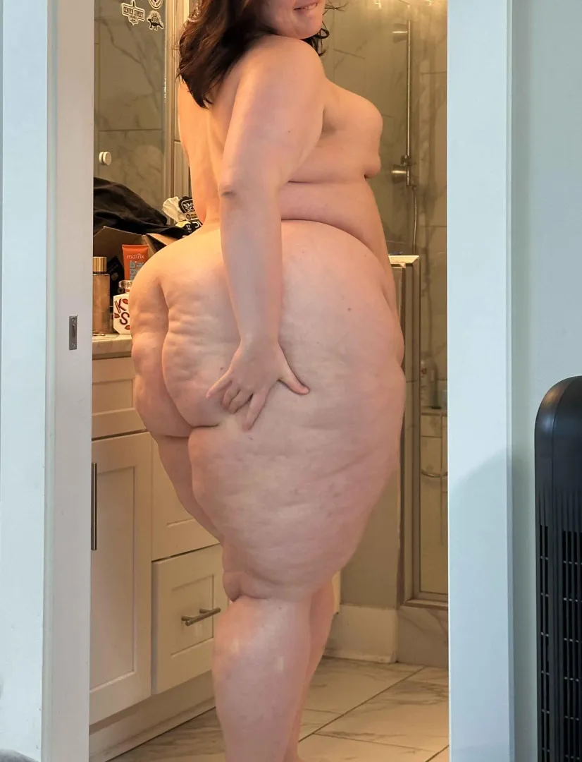 Here's the ass of a SSBBW with too much cellulite posted by Snowangelcake