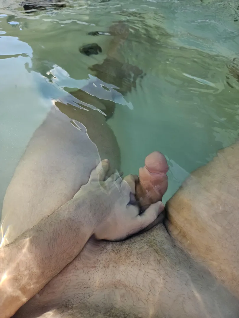 Herinnering naar lekker hard zijn in een public jacuzzi... posted by Accomplished-Sun2712