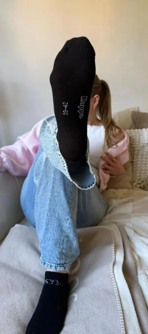 Herrin 21 Sucht Sklaven RICHTIG LESEN und antreten‼️‼️ posted by Fantastic-Kick6204