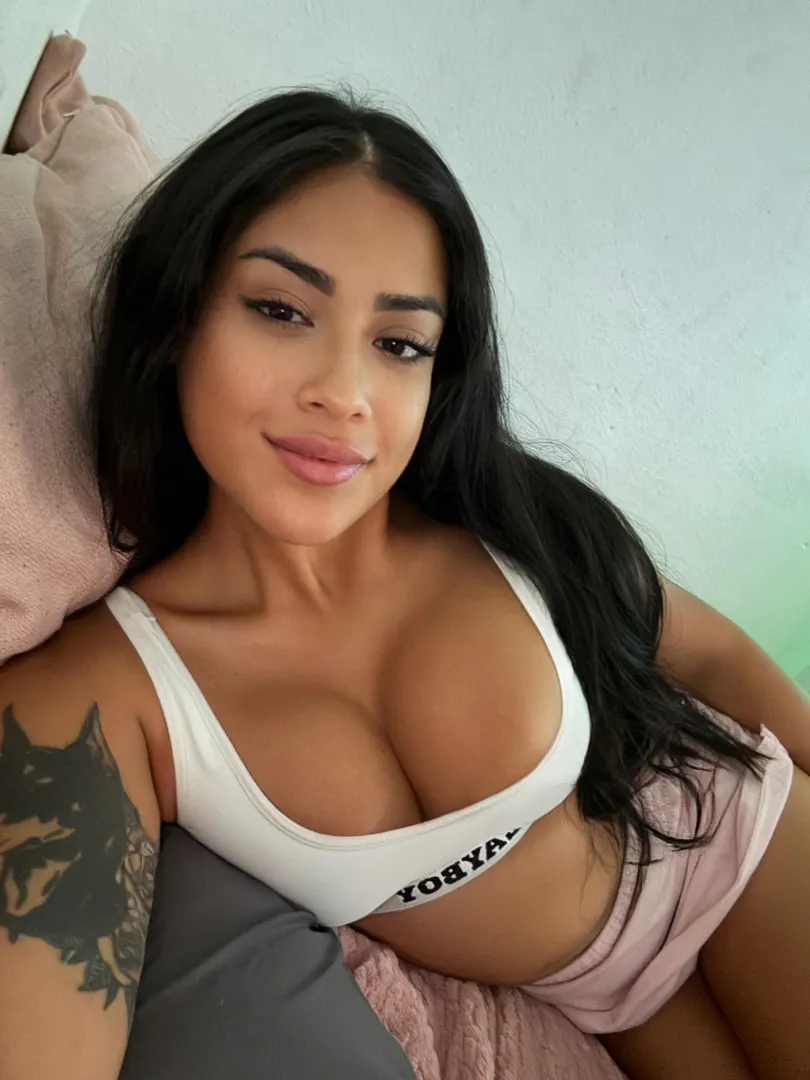 Hey, just a little Latina chilling at home posted by Ticklish_and_Pickle