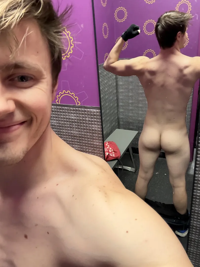 Hey lasses  posted by JacknRoseX