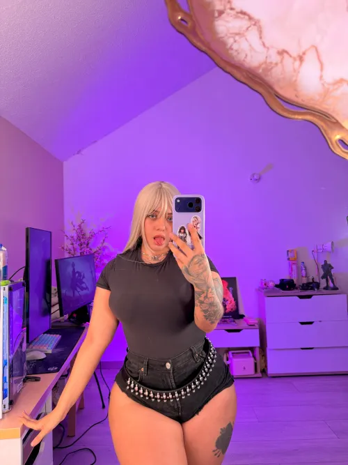 Hey  by Sherryshen90