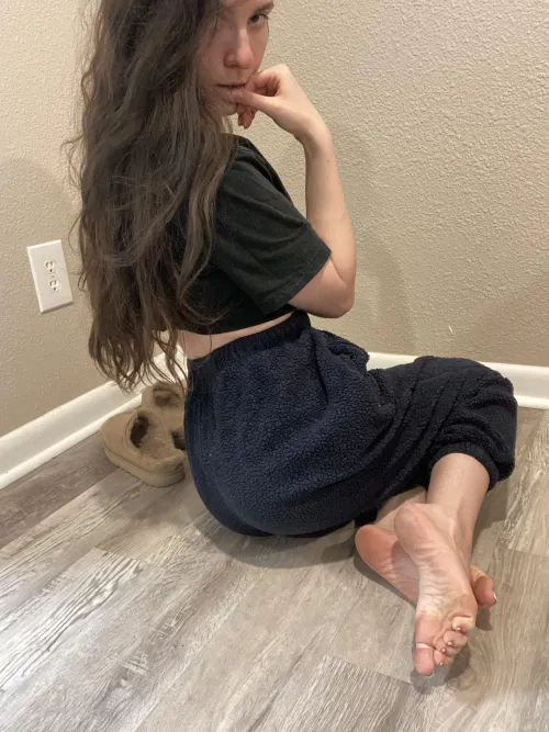Hey there foot boy heard you like my soles by LexiQueenBee