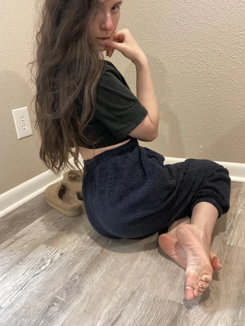 Hey there foot boy heard you like my soles posted by LexiQueenBee